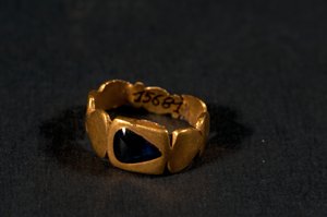 Ring door Roman